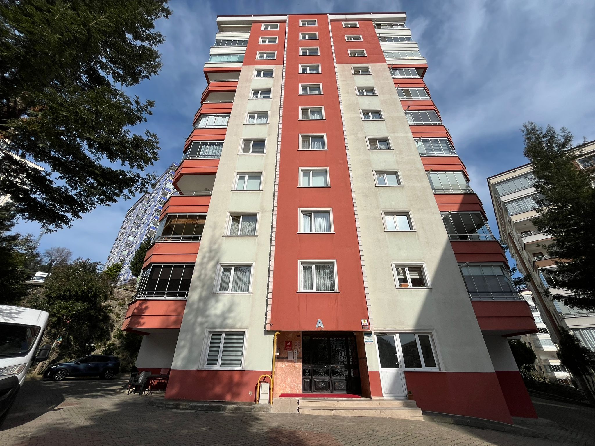 ÇUKURÇAYIR'DA 3+1 KİRALIK DAİRE